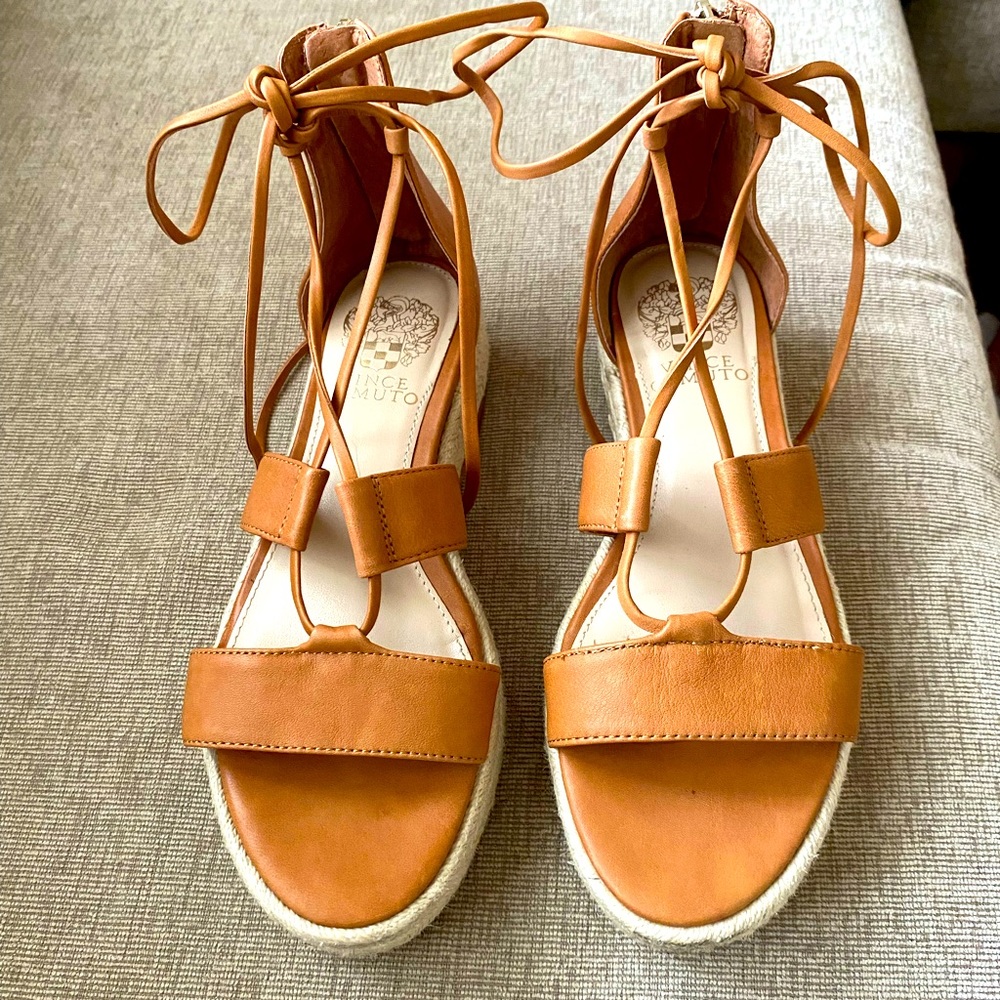 Vince Camuto Sandals in Tan
